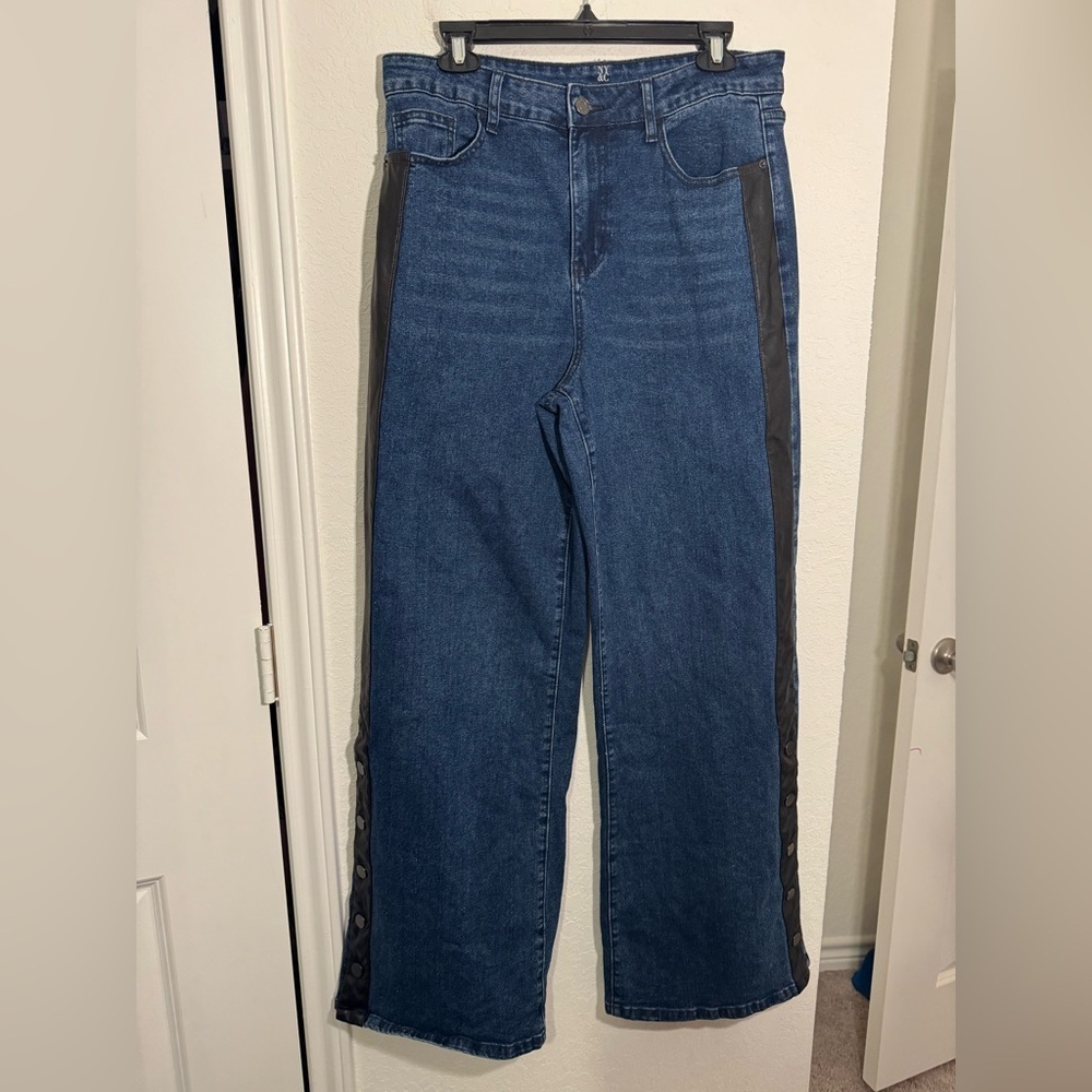 New York & Company Wide Leg Jeans Womens 12 Blue Denim Black Leather Seam Vtg